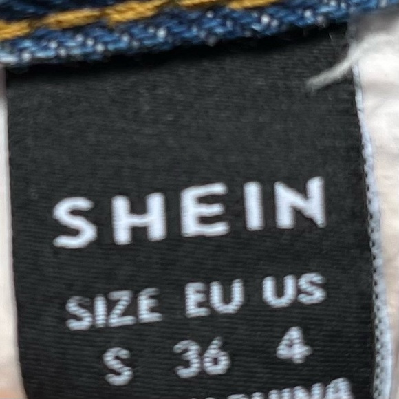 Shein Raw Hem Denim Shorts - Picture 11 of 11